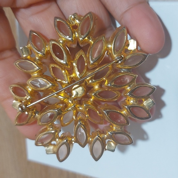 Juliana D&E Vintage Estate Brooch Gold Tone Peach Frosted Navette AB Stones - Picture 4 of 7